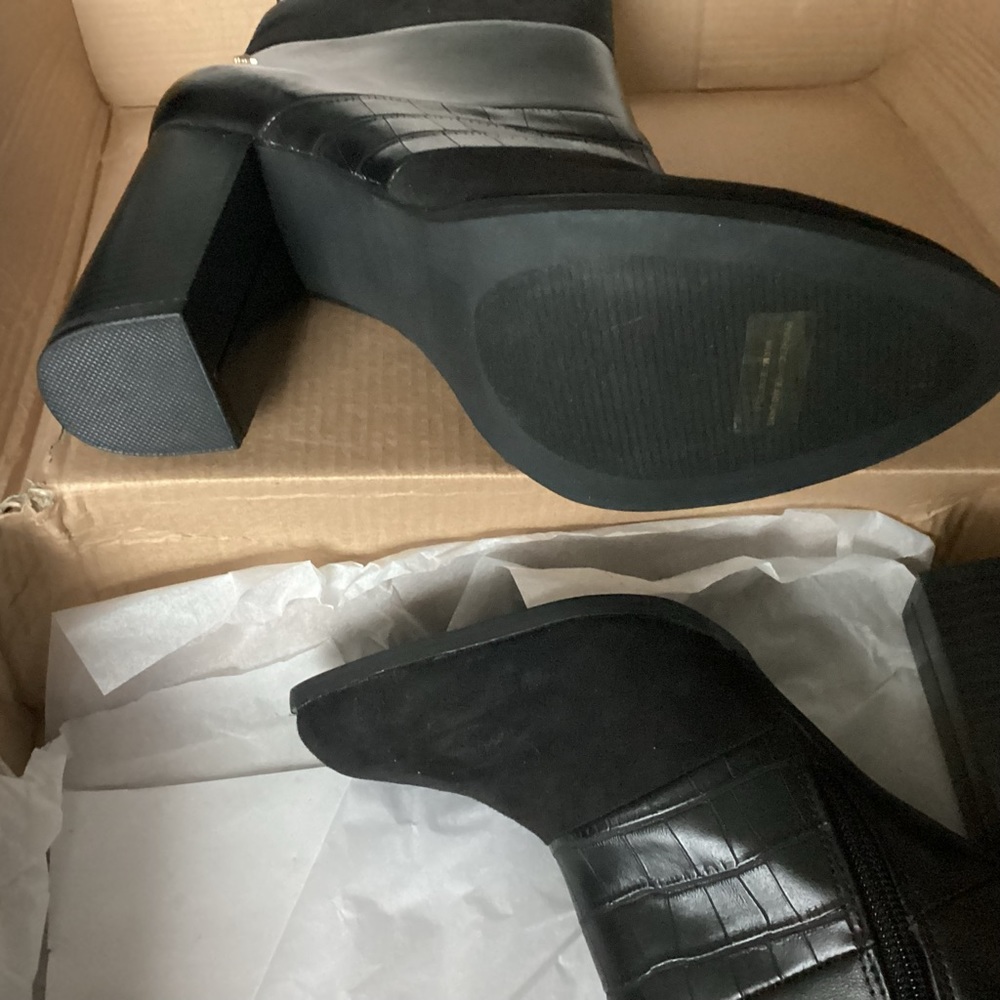 CALLISTO ACADEMY BLACK ANKLE BOOTS NIB SZ 9.5 - Picture 7 of 7